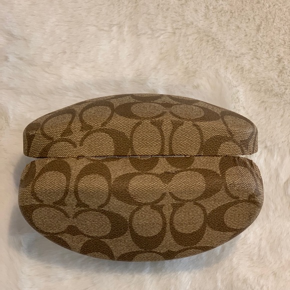 Authentic - Coach eyeglasses/sunglasses case. New! - Picture 3 of 3